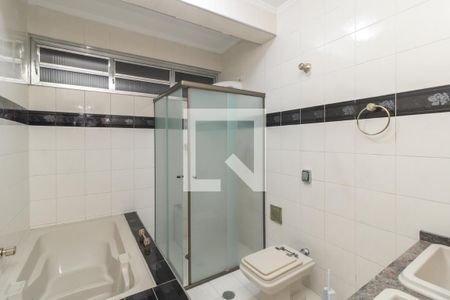 Casa à venda com 277m², 3 quartos e 4 vagasBanheiro da Suíte