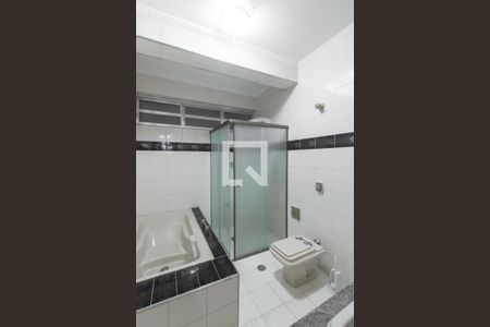 Casa à venda com 277m², 3 quartos e 4 vagasBanheiro da Suíte