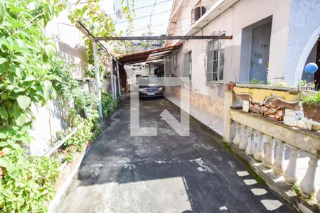 Casa à venda com 146m², 4 quartos e 4 vagas Casa à venda com 146m², 4 quartos e 4 vagasGaragem
