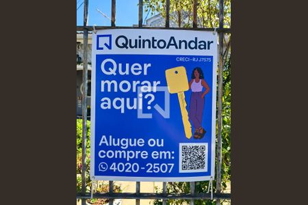 Casa à venda com 146m², 4 quartos e 4 vagas Casa à venda com 146m², 4 quartos e 4 vagasPlaca QuintoAndar instalada na fachada do imóvel