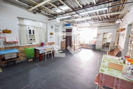 Casa à venda com 146m², 4 quartos e 4 vagas Casa à venda com 146m², 4 quartos e 4 vagasQuintal