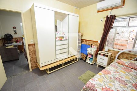 Casa à venda com 146m², 4 quartos e 4 vagas Casa à venda com 146m², 4 quartos e 4 vagasQuarto (Casa dos Fundos)