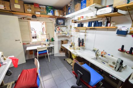 Casa à venda com 146m², 4 quartos e 4 vagas Casa à venda com 146m², 4 quartos e 4 vagasQuarto de Serviço