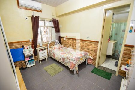 Casa à venda com 146m², 4 quartos e 4 vagas Casa à venda com 146m², 4 quartos e 4 vagasQuarto (Casa dos Fundos)