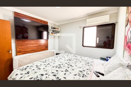 Casa de condomínio à venda com 210m², 3 quartos e 3 vagasSuite 2