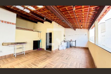 Casa de condomínio à venda com 210m², 3 quartos e 3 vagasCobertura