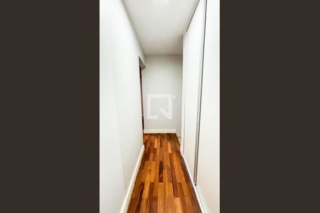 Casa de condomínio à venda com 210m², 3 quartos e 3 vagasCorredor