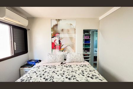 Casa de condomínio à venda com 210m², 3 quartos e 3 vagasSuite 2