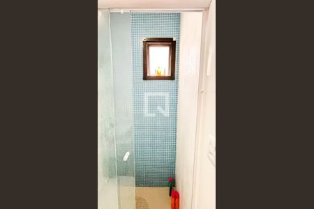 Casa de condomínio à venda com 210m², 3 quartos e 3 vagasBanheiro da Suíte 1