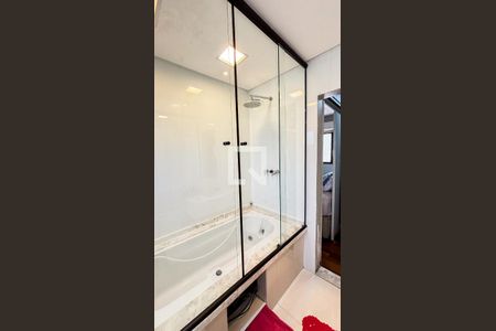 Casa de condomínio à venda com 210m², 3 quartos e 3 vagasBanheiro da Suíte 2