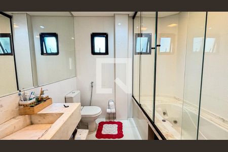 Casa de condomínio à venda com 210m², 3 quartos e 3 vagasBanheiro da Suíte 2