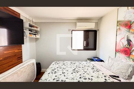 Casa de condomínio à venda com 210m², 3 quartos e 3 vagasSuite 2