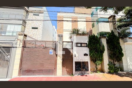 Casa de condomínio à venda com 210m², 3 quartos e 3 vagasFachada