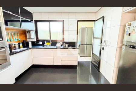 Casa de condomínio à venda com 210m², 3 quartos e 3 vagasCozinha