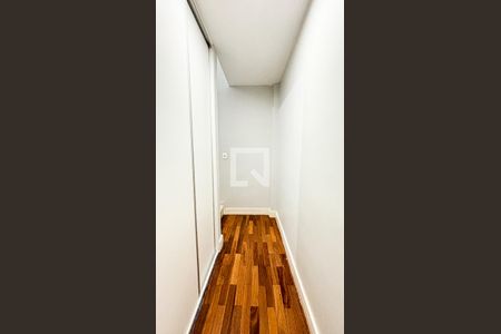 Casa de condomínio à venda com 210m², 3 quartos e 3 vagasCorredor