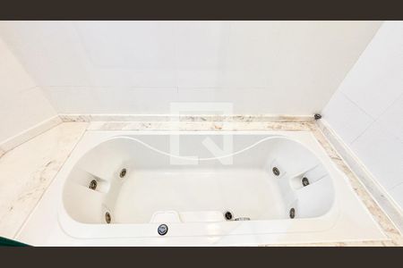 Casa de condomínio à venda com 210m², 3 quartos e 3 vagasBanheiro da Suíte 2