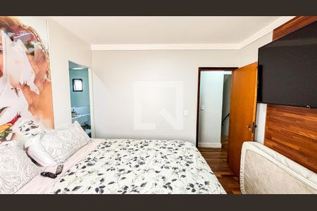 Casa de condomínio à venda com 210m², 3 quartos e 3 vagasSuite 2