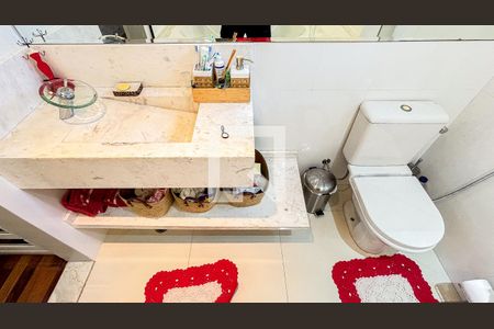 Casa de condomínio à venda com 210m², 3 quartos e 3 vagasBanheiro da Suíte 2