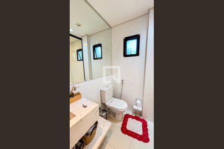 Casa de condomínio à venda com 210m², 3 quartos e 3 vagasBanheiro da Suíte 2