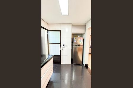 Casa de condomínio à venda com 210m², 3 quartos e 3 vagasCozinha