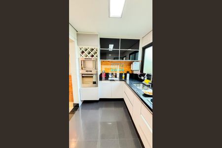 Casa de condomínio à venda com 210m², 3 quartos e 3 vagasCozinha