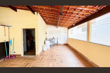 Casa de condomínio à venda com 210m², 3 quartos e 3 vagasCobertura