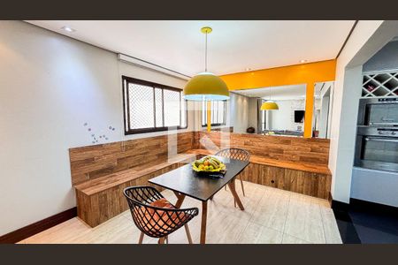 Casa de condomínio à venda com 210m², 3 quartos e 3 vagasSala de Jantar