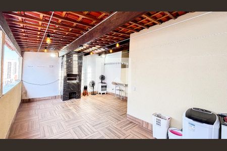 Casa de condomínio à venda com 210m², 3 quartos e 3 vagasCobertura