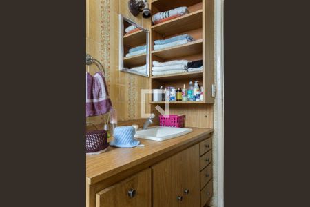 Casa à venda com 245m², 3 quartos e 2 vagasBanheiro