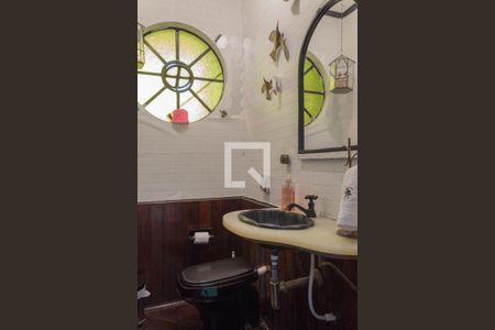 Casa à venda com 245m², 3 quartos e 2 vagasLavabo