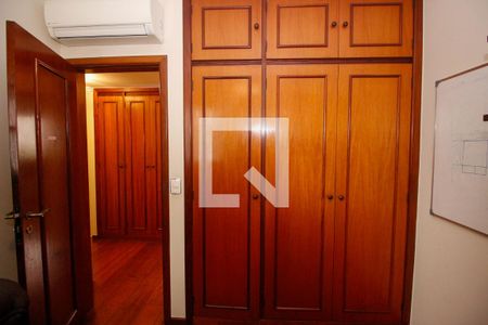 Apartamento à venda com 155m², 4 quartos e 3 vagasQuarto 1