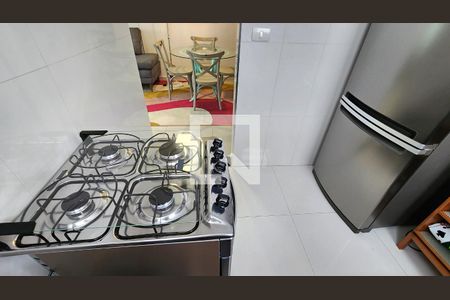 Cozinha de apartamento para alugar com 1 quarto, 60m² em José Menino, Santos