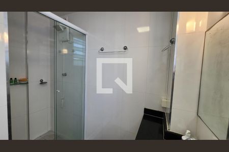 Banheiro de apartamento para alugar com 1 quarto, 60m² em José Menino, Santos