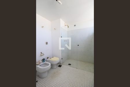 Apartamento à venda com 388m², 4 quartos e 4 vagasQuarto 01 Banheiro