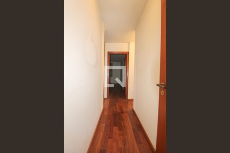 Apartamento à venda com 388m², 4 quartos e 4 vagasCorredor