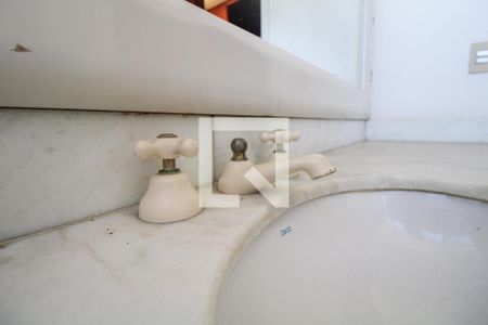 Apartamento à venda com 388m², 4 quartos e 4 vagasQuarto 01 Banheiro