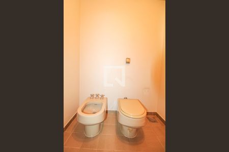 Apartamento à venda com 388m², 4 quartos e 4 vagasQuarto 03 Banheiro