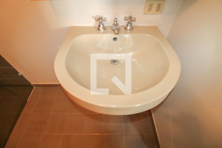 Apartamento à venda com 388m², 4 quartos e 4 vagasQuarto 03 Banheiro