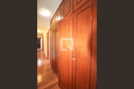 Apartamento à venda com 388m², 4 quartos e 4 vagasCorredor