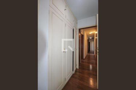 Apartamento à venda com 388m², 4 quartos e 4 vagasQuarto 04