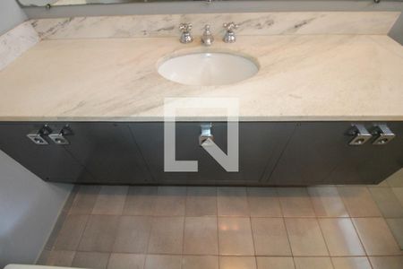 Apartamento à venda com 388m², 4 quartos e 4 vagasQuarto 02 Banheiro