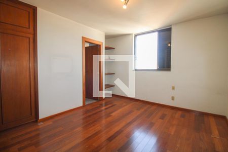 Apartamento à venda com 388m², 4 quartos e 4 vagasQuarto 02