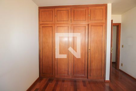 Apartamento à venda com 388m², 4 quartos e 4 vagasQuarto 02