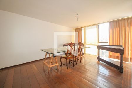 Apartamento à venda com 388m², 4 quartos e 4 vagasSala
