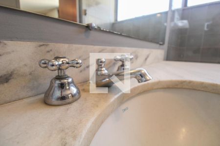 Apartamento à venda com 388m², 4 quartos e 4 vagasQuarto 02 Banheiro