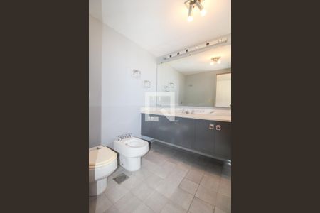 Apartamento à venda com 388m², 4 quartos e 4 vagasQuarto 02 Banheiro