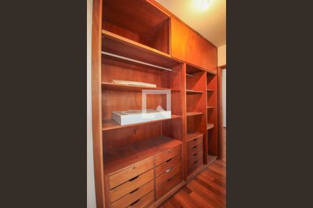 Apartamento à venda com 388m², 4 quartos e 4 vagasQuarto 01