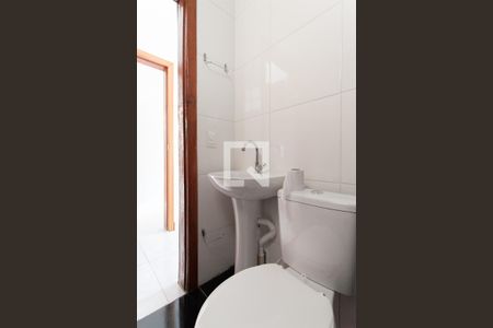 Banheiro de kitnet/studio para alugar com 1 quarto, 40m² em Céu Azul, Belo Horizonte