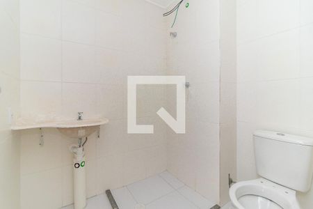 Banheiro de kitnet/studio para alugar com 1 quarto, 26m² em Jardim Helena, São Paulo