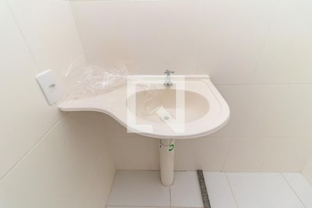 Banheiro de kitnet/studio para alugar com 1 quarto, 26m² em Jardim Helena, São Paulo